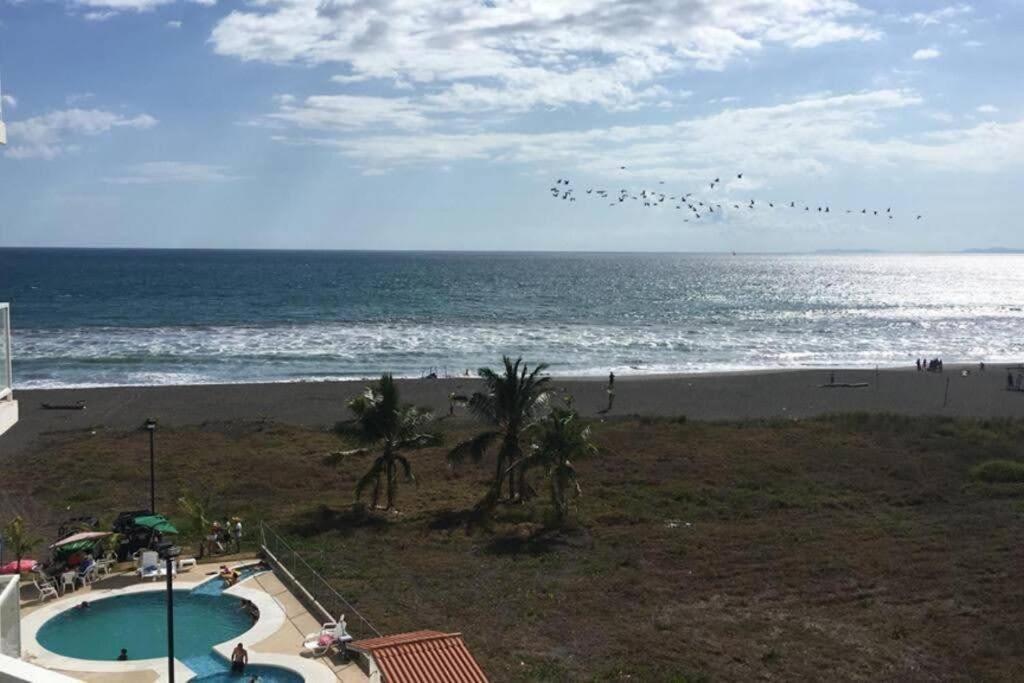 Front Beach Apartment Palo Grande Exterior photo