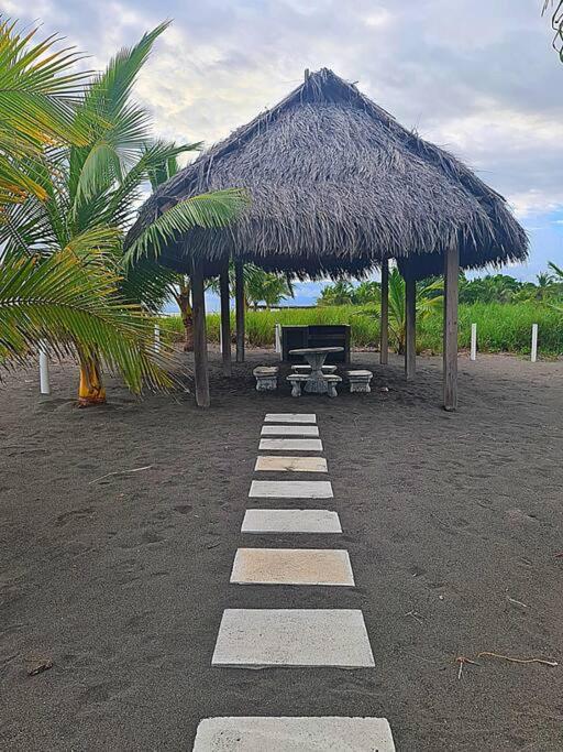 Front Beach Apartment Palo Grande Exterior photo