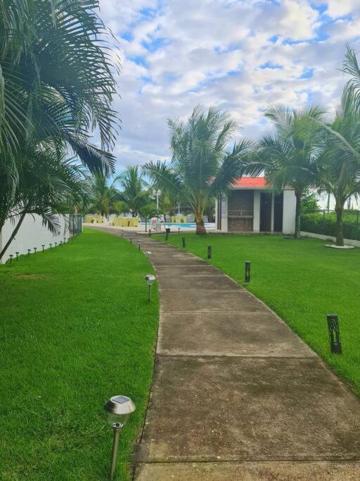 Front Beach Apartment Palo Grande Exterior photo